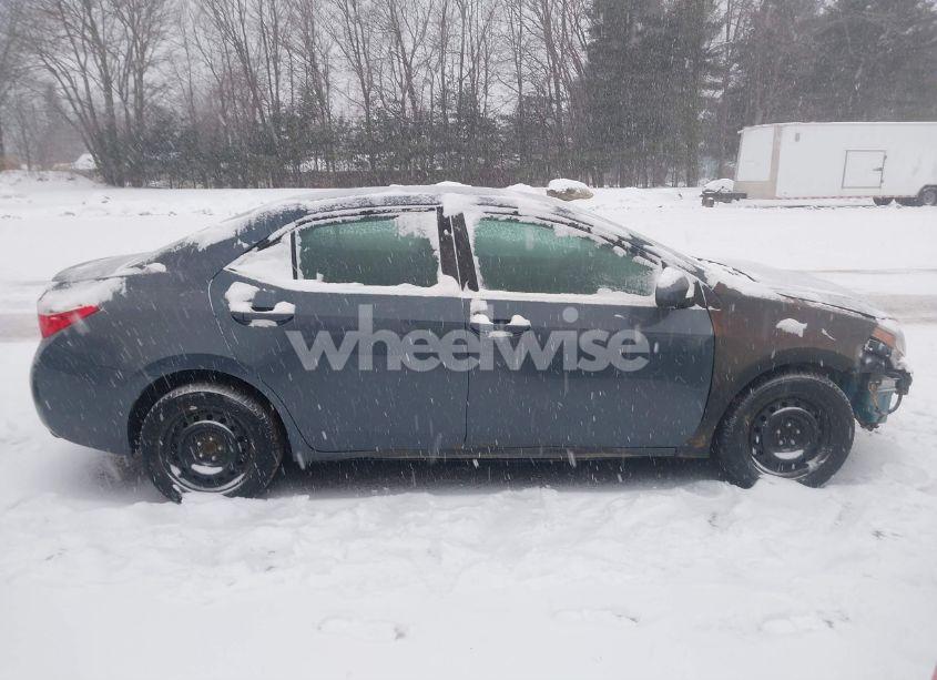 Photo 13 of 2015 Toyota Corolla LE (VIN 2T1BURHE5FC391503)