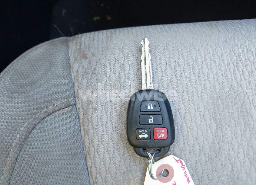 Photo 11 of 2015 Toyota Corolla LE (VIN 2T1BURHE5FC407649)