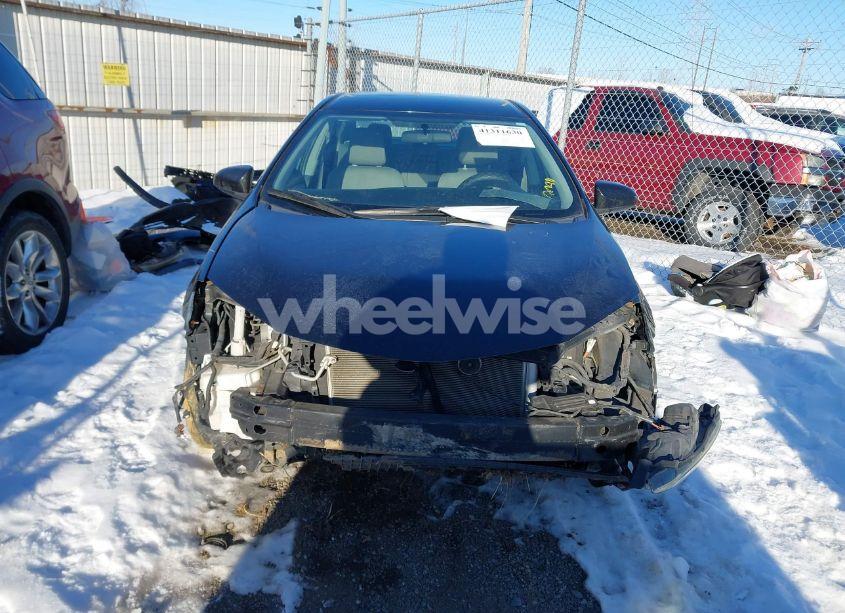 Photo 13 of 2015 Toyota Corolla LE (VIN 2T1BURHE5FC407649)