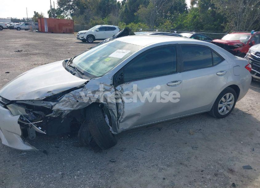 Photo 13 of 2015 Toyota Corolla LE (VIN 2T1BURHE5FC408073)