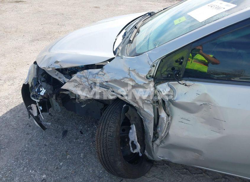 Photo 16 of 2015 Toyota Corolla LE (VIN 2T1BURHE5FC408073)