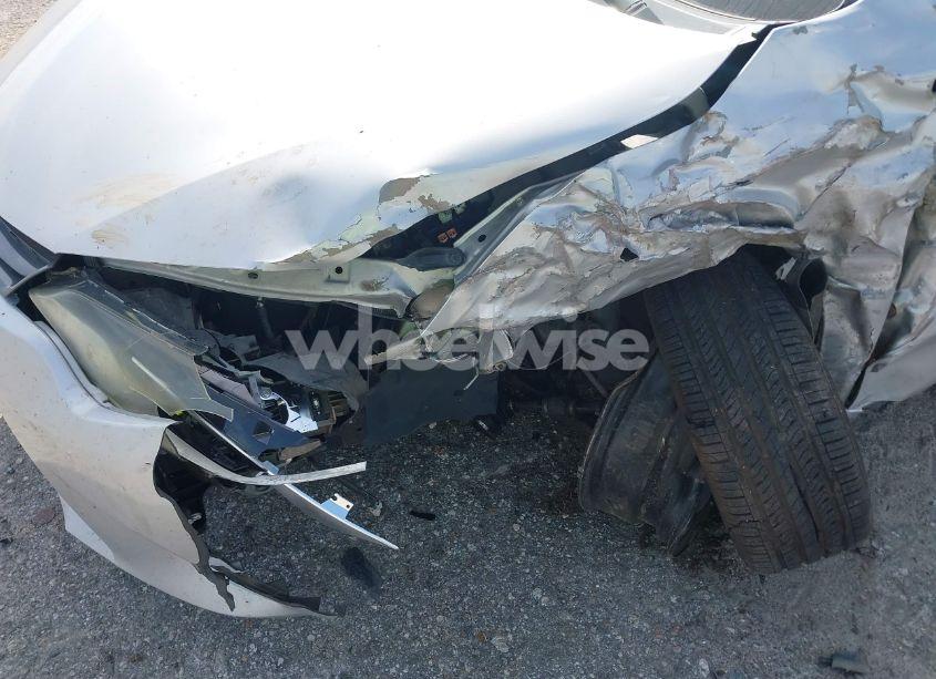 Photo 6 of 2015 Toyota Corolla LE (VIN 2T1BURHE5FC408073)