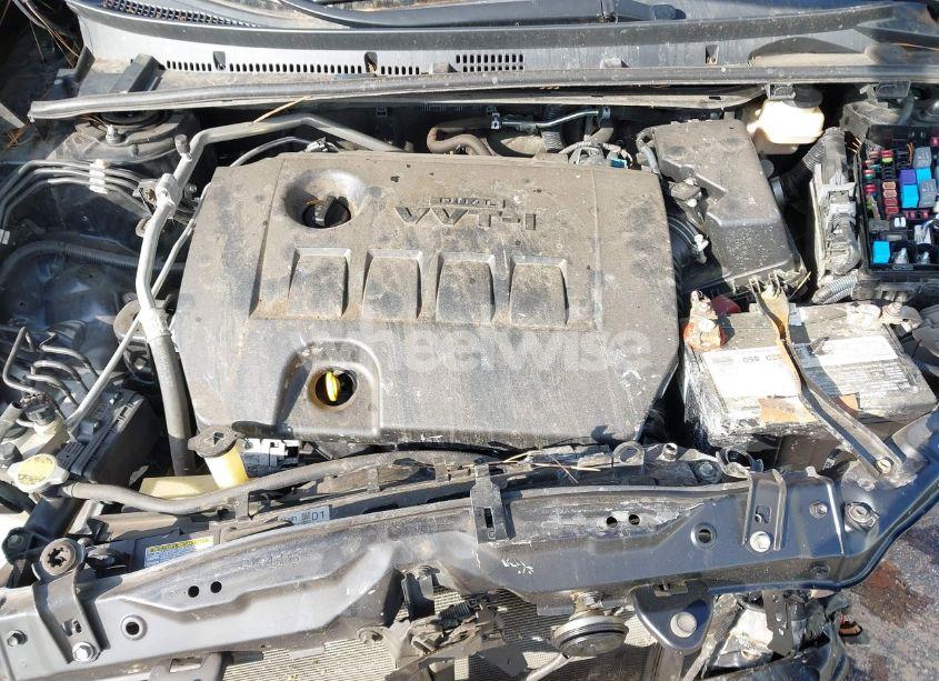 Photo 10 of 2015 Toyota Corolla L (VIN 2T1BURHE5FC412768)