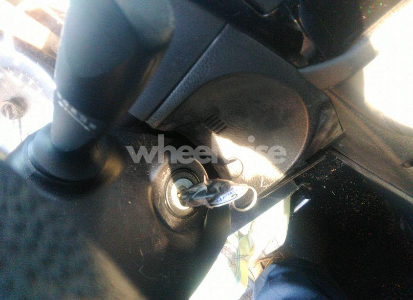 Photo 11 of 2015 Toyota Corolla L (VIN 2T1BURHE5FC412768)