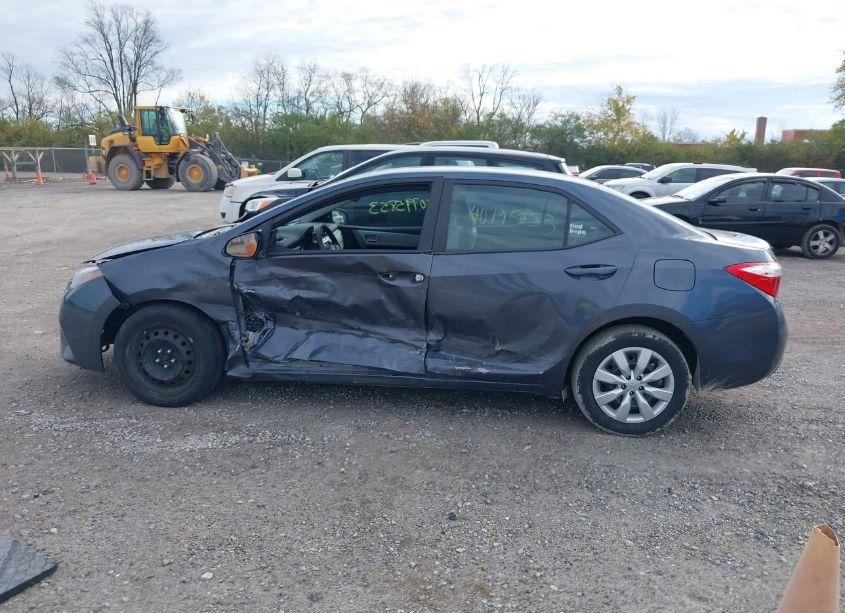 Photo 13 of 2015 Toyota Corolla LE (VIN 2T1BURHE5FC436410)