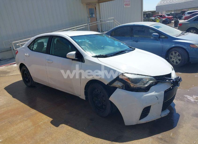 2015 Toyota Corolla LE (VIN 2T1BURHE5FC437900) main photo