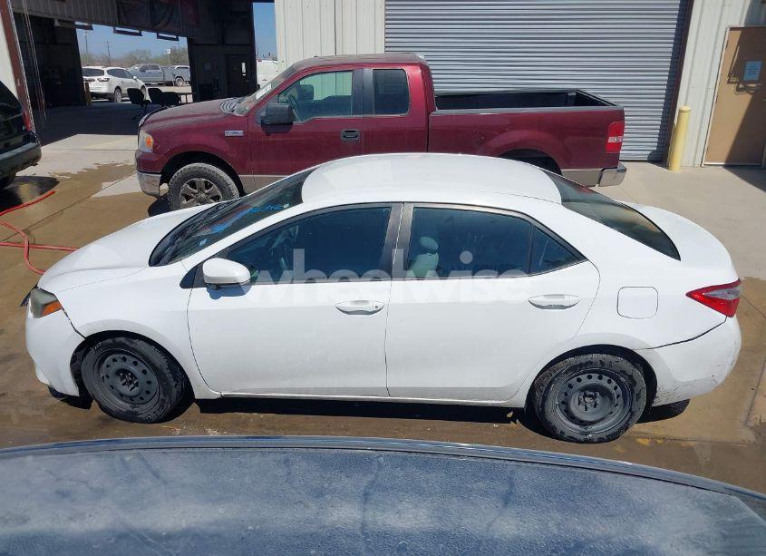 Photo 14 of 2015 Toyota Corolla LE (VIN 2T1BURHE5FC437900)