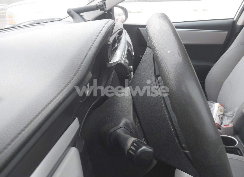 Photo 15 of 2015 Toyota Corolla LE (VIN 2T1BURHE5FC437900)