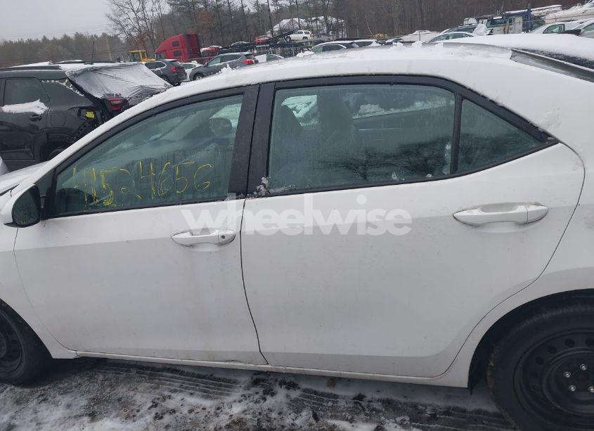 Photo 15 of 2015 Toyota Corolla LE (VIN 2T1BURHE5FC447102)