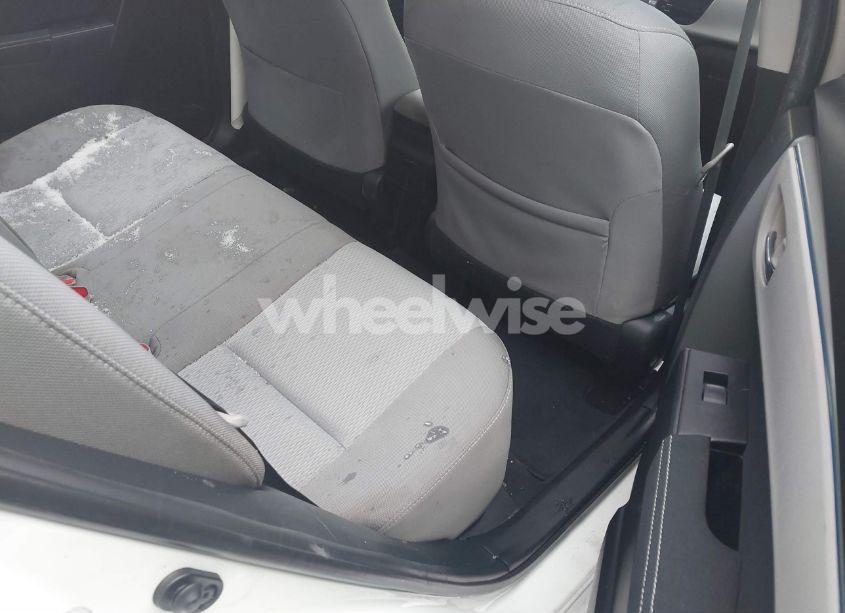 Photo 8 of 2015 Toyota Corolla LE (VIN 2T1BURHE5FC447102)