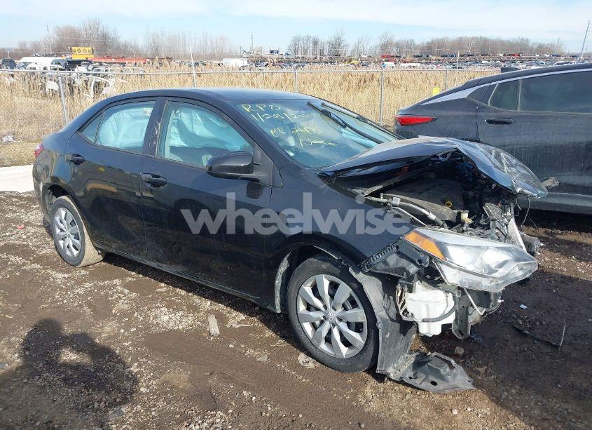 2015 Toyota Corolla LE (VIN 2T1BURHE5FC452493) main photo