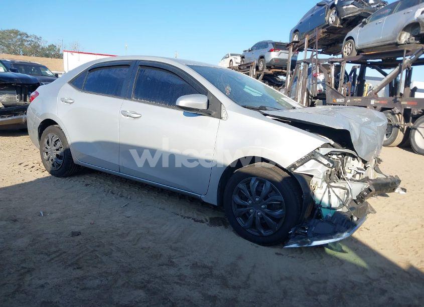 2015 Toyota Corolla LE (VIN 2T1BURHE5FC454499) main photo