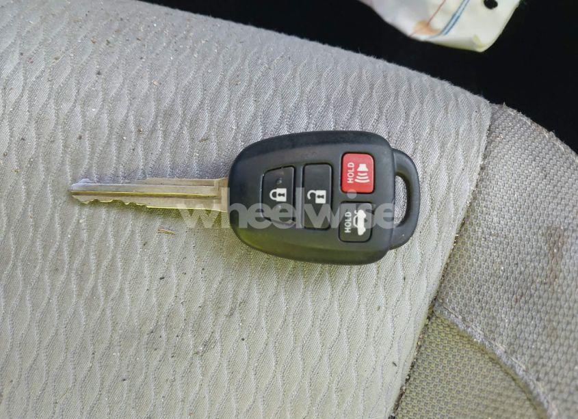 Photo 11 of 2015 Toyota Corolla LE (VIN 2T1BURHE5FC454499)