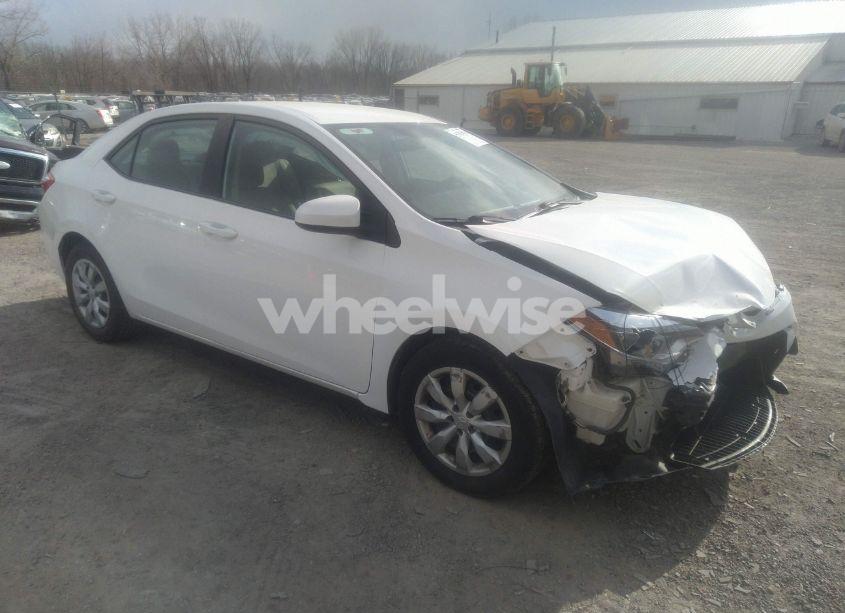 2015 Toyota Corolla LE (VIN 2T1BURHE5FC461789) main photo
