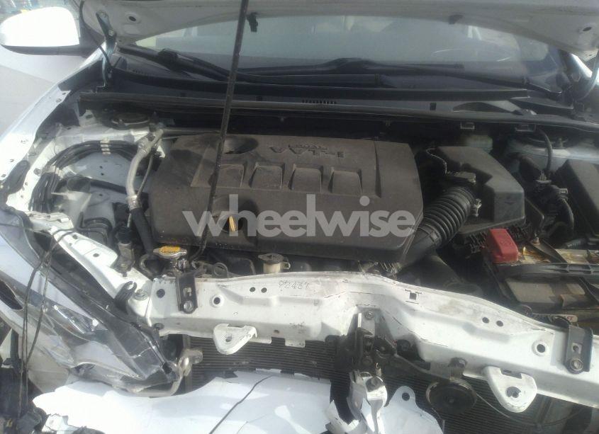 Photo 10 of 2015 Toyota Corolla LE (VIN 2T1BURHE5FC461789)