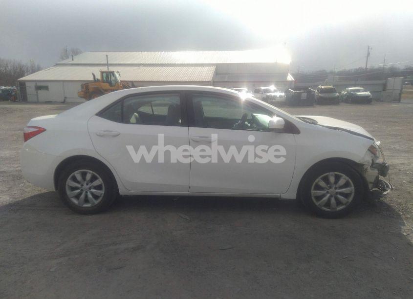 Photo 13 of 2015 Toyota Corolla LE (VIN 2T1BURHE5FC461789)