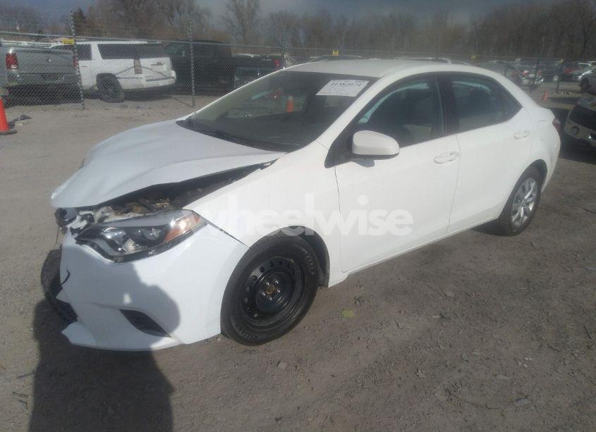 Photo 2 of 2015 Toyota Corolla LE (VIN 2T1BURHE5FC461789)