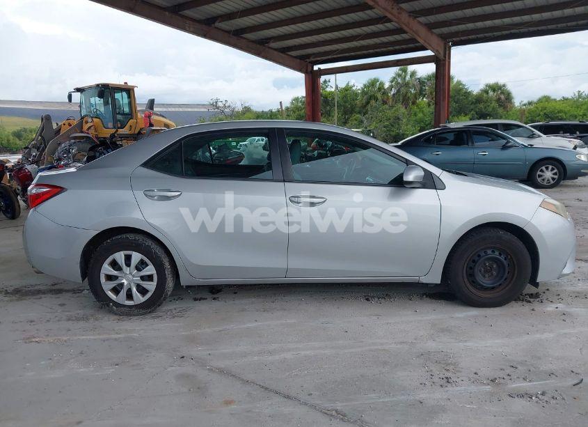 Photo 13 of 2015 Toyota Corolla L (VIN 2T1BURHE5FC461887)