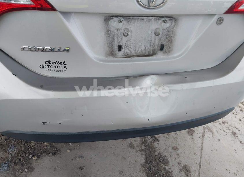 Photo 6 of 2015 Toyota Corolla L (VIN 2T1BURHE5FC461887)