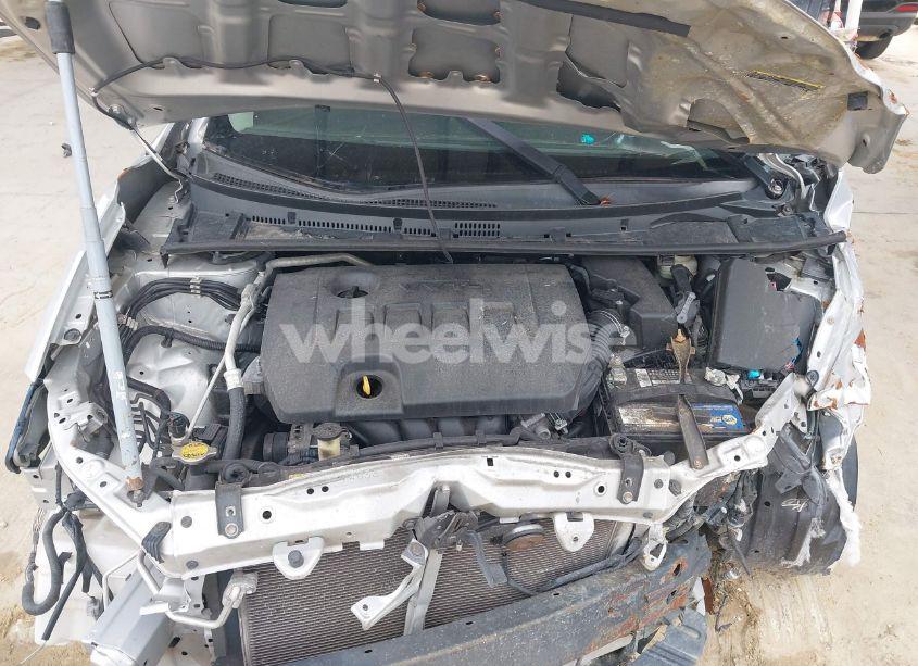 Photo 10 of 2016 Toyota Corolla LE (VIN 2T1BURHE5GC544186)