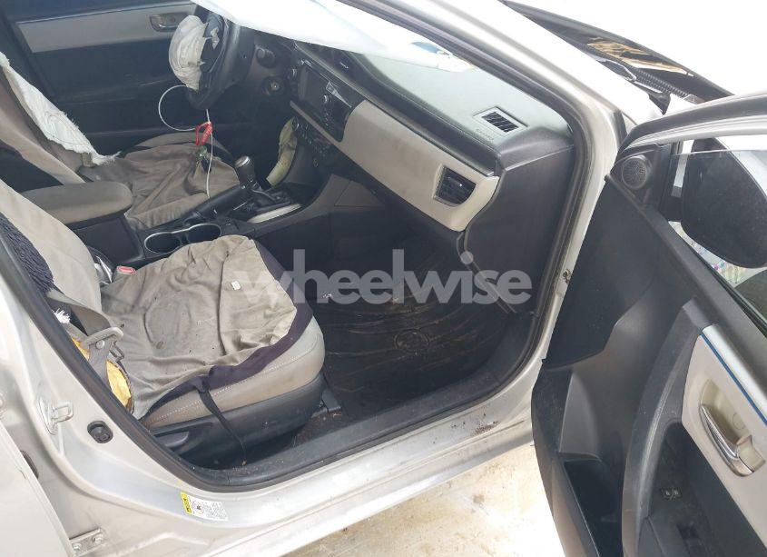 Photo 5 of 2016 Toyota Corolla LE (VIN 2T1BURHE5GC544186)