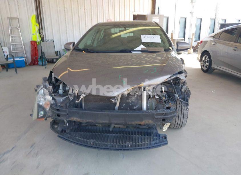 Photo 13 of 2016 Toyota Corolla LE (VIN 2T1BURHE5GC615418)