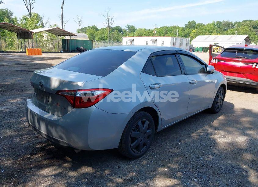 Photo 4 of 2016 Toyota Corolla LE (VIN 2T1BURHE5GC653053)