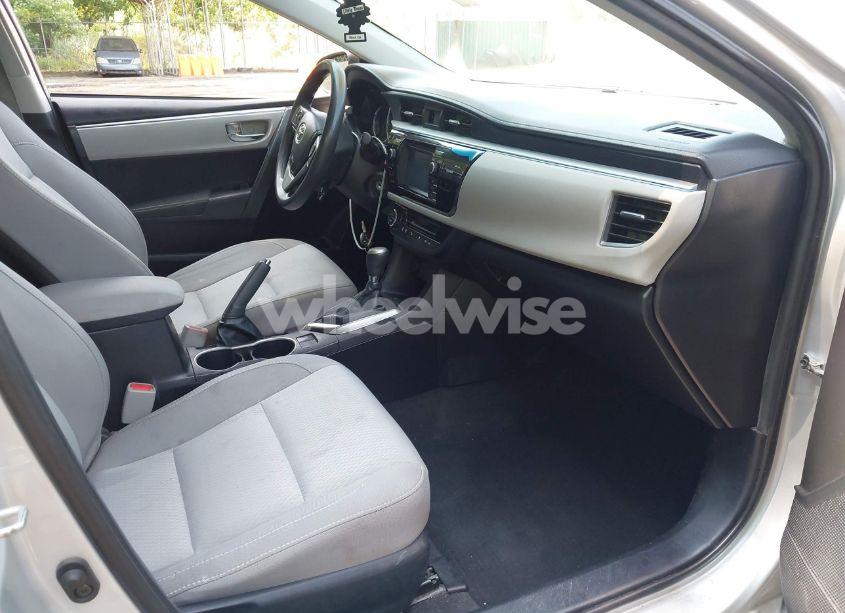 Photo 5 of 2016 Toyota Corolla LE (VIN 2T1BURHE5GC653053)