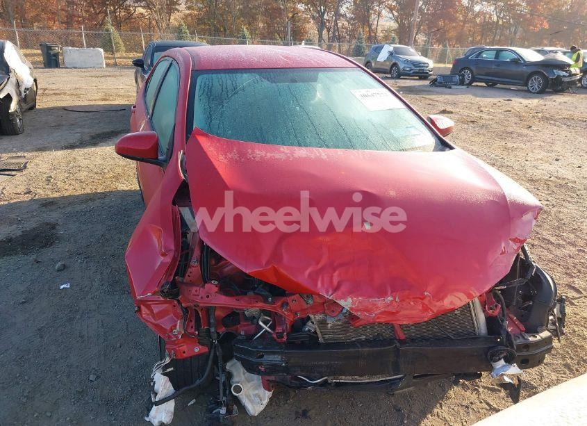 Photo 11 of 2016 Toyota Corolla LE (VIN 2T1BURHE5GC682990)