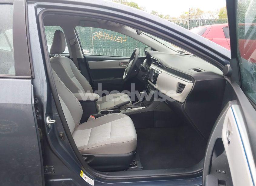 Photo 5 of 2016 Toyota Corolla LE (VIN 2T1BURHE5GC698820)