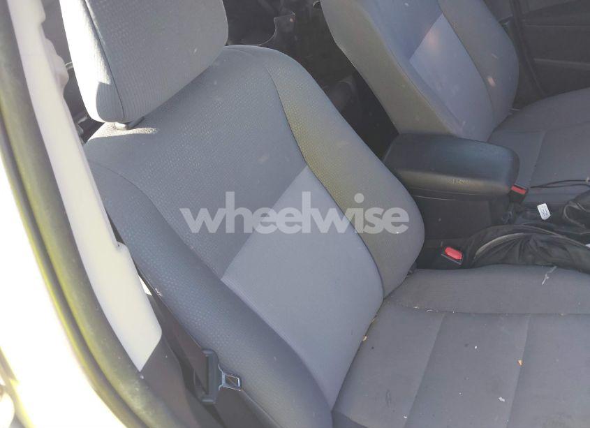 Photo 5 of 2016 Toyota Corolla L (VIN 2T1BURHE5GC731251)