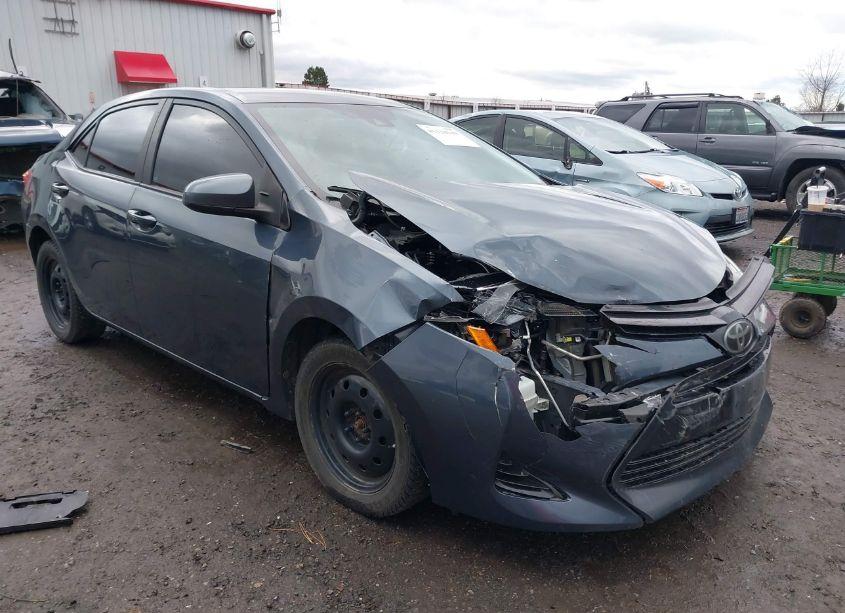 2017 Toyota Corolla LE (VIN 2T1BURHE5HC757012) main photo