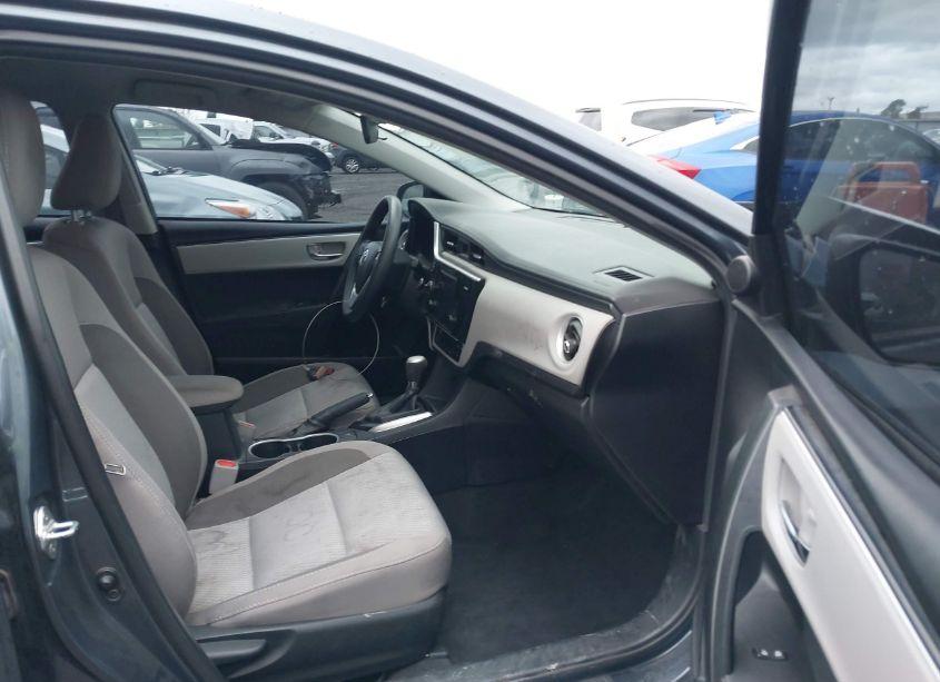 Photo 5 of 2017 Toyota Corolla LE (VIN 2T1BURHE5HC757012)