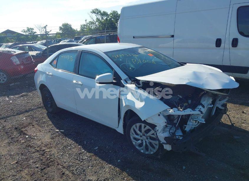 2017 Toyota Corolla LE (VIN 2T1BURHE5HC769757) main photo