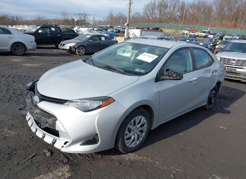 Photo 2 of 2017 Toyota Corolla LE (VIN 2T1BURHE5HC770262)