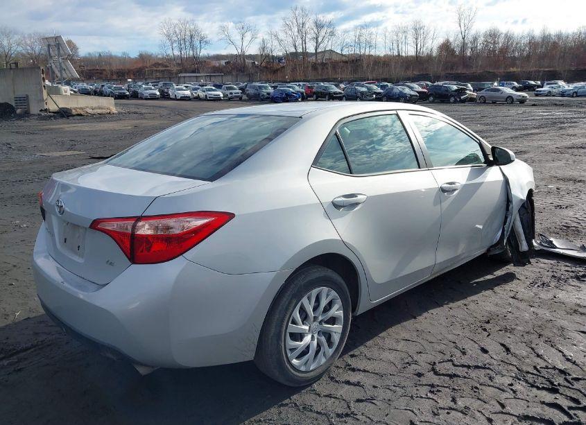 Photo 4 of 2017 Toyota Corolla LE (VIN 2T1BURHE5HC770262)