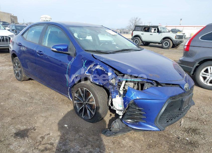2017 Toyota Corolla SE (VIN 2T1BURHE5HC780113) main photo