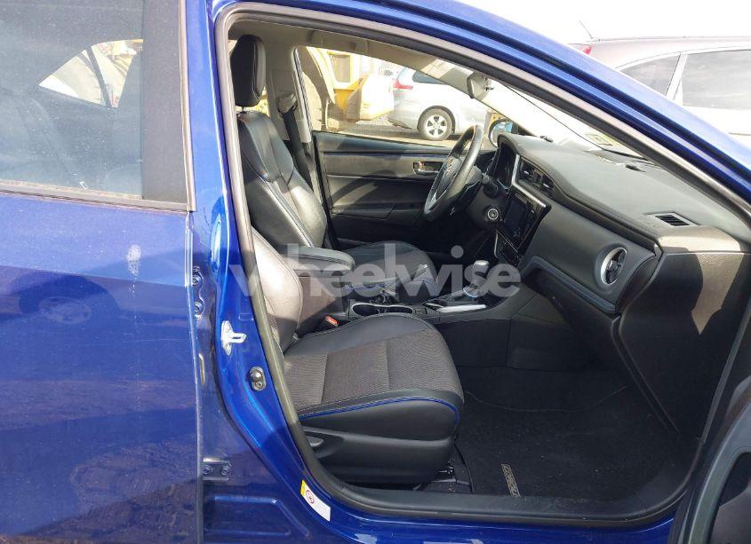 Photo 5 of 2017 Toyota Corolla SE (VIN 2T1BURHE5HC780113)