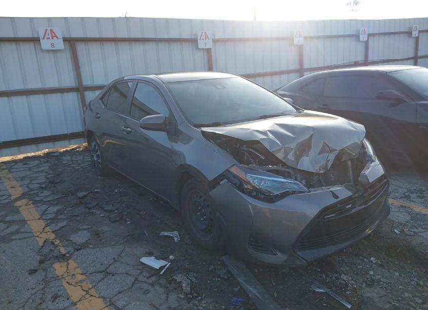 2017 Toyota Corolla LE (VIN 2T1BURHE5HC800893) main photo