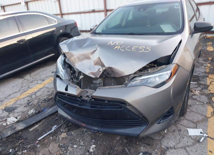 Photo 6 of 2017 Toyota Corolla LE (VIN 2T1BURHE5HC800893)