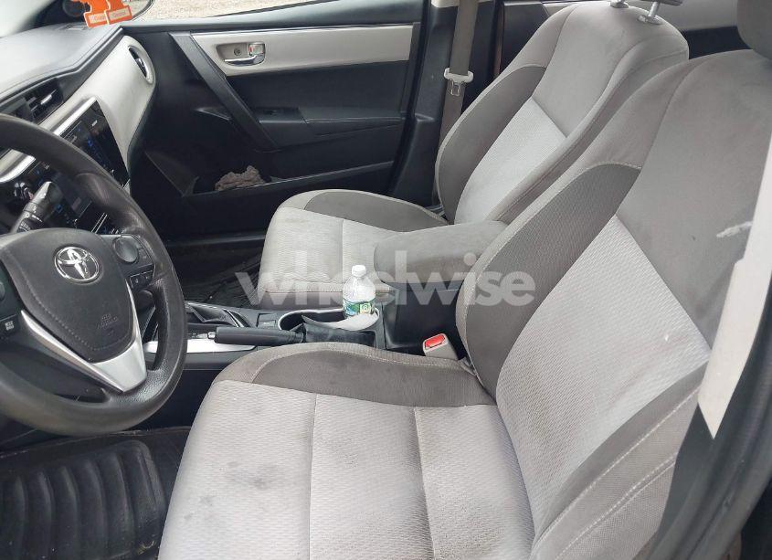 Photo 5 of 2017 Toyota Corolla LE (VIN 2T1BURHE5HC804801)