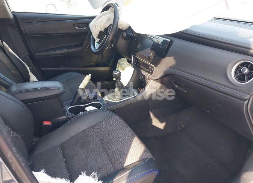 Photo 5 of 2017 Toyota Corolla SE (VIN 2T1BURHE5HC817337)