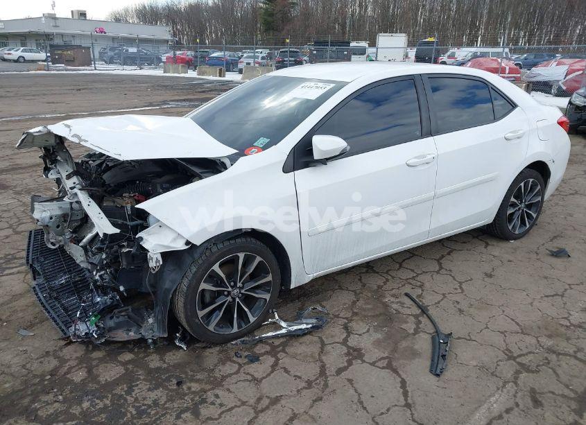 Photo 2 of 2017 Toyota Corolla SE (VIN 2T1BURHE5HC820982)