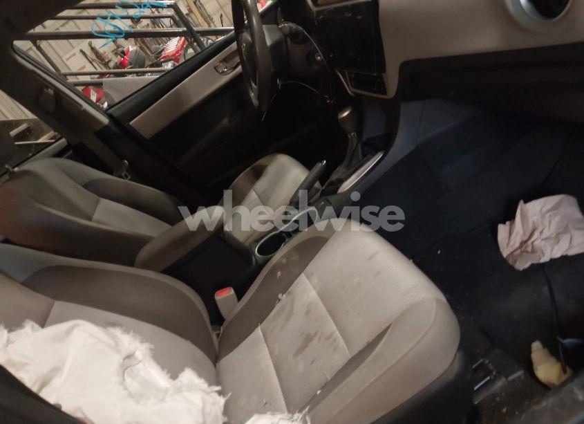 Photo 5 of 2017 Toyota Corolla LE (VIN 2T1BURHE5HC827589)