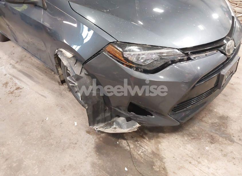 Photo 6 of 2017 Toyota Corolla LE (VIN 2T1BURHE5HC827589)