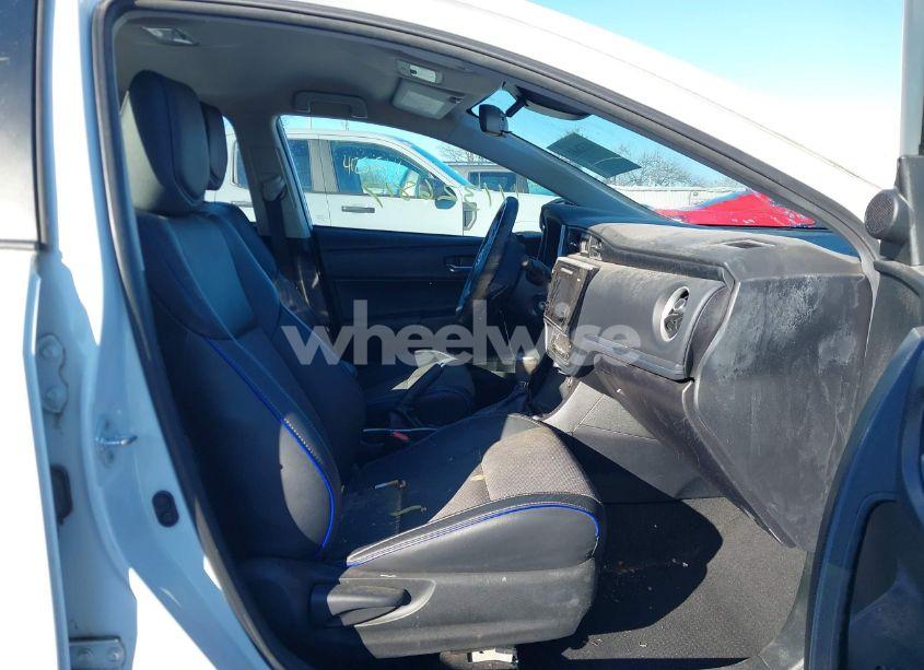 Photo 5 of 2017 Toyota Corolla SE (VIN 2T1BURHE5HC851701)