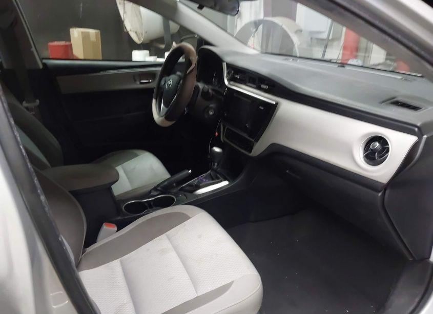 Photo 5 of 2017 Toyota Corolla LE (VIN 2T1BURHE5HC871527)