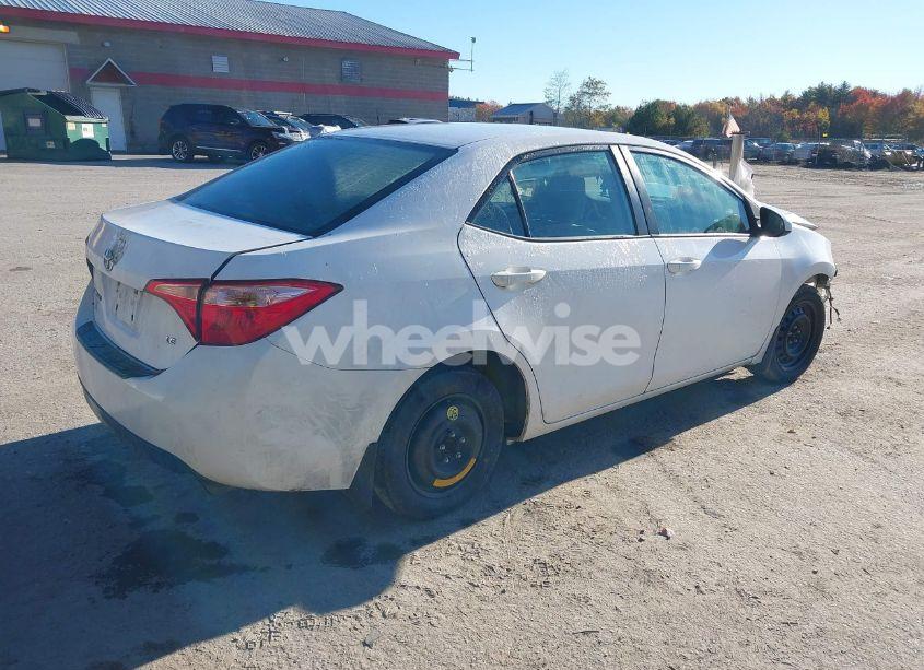 Photo 4 of 2017 Toyota Corolla LE (VIN 2T1BURHE5HC876422)