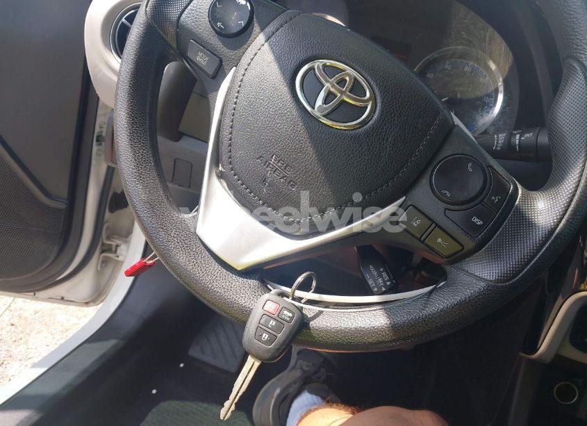 Photo 11 of 2017 Toyota Corolla LE (VIN 2T1BURHE5HC893804)