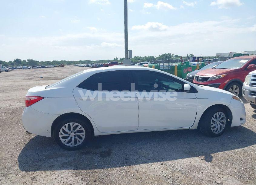 Photo 13 of 2017 Toyota Corolla LE (VIN 2T1BURHE5HC893804)